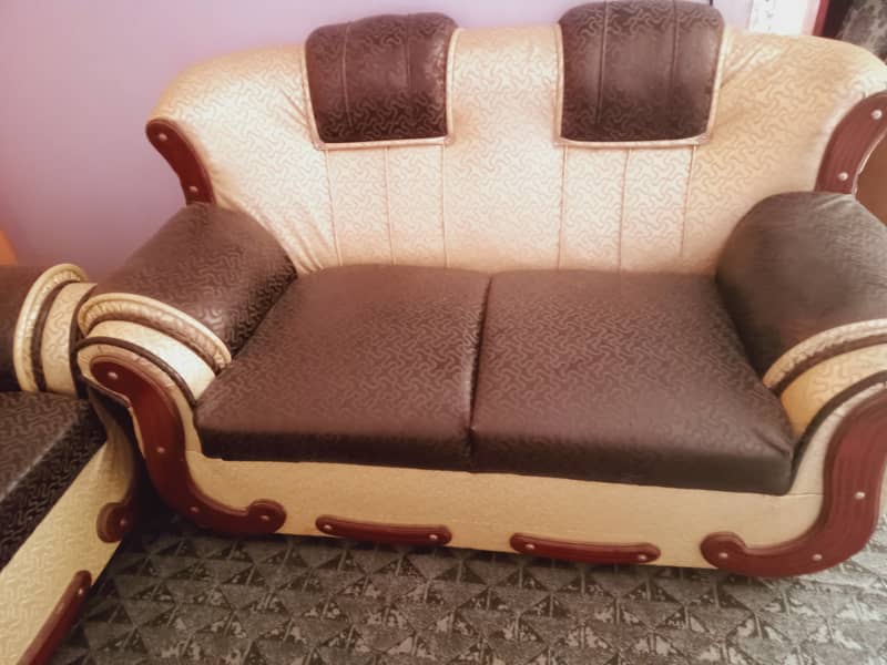 Few months used 7,seater Lshape ,sofa set excellent condition 1