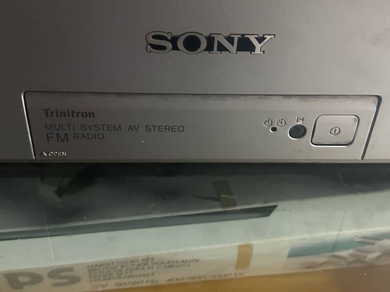 Sony TV not been for long excellent condition 2