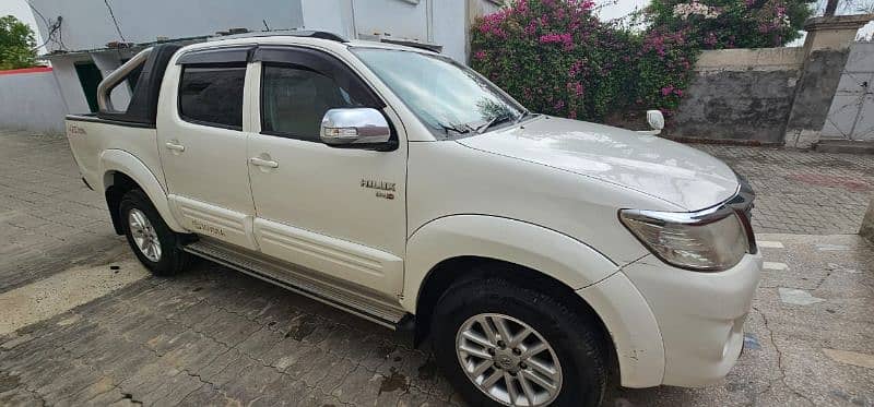 Toyota Hilux vigo champ 2016 1