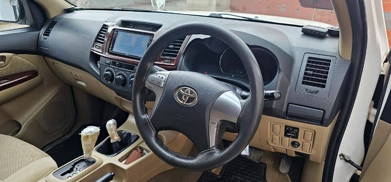 Toyota Hilux vigo champ 2016 8