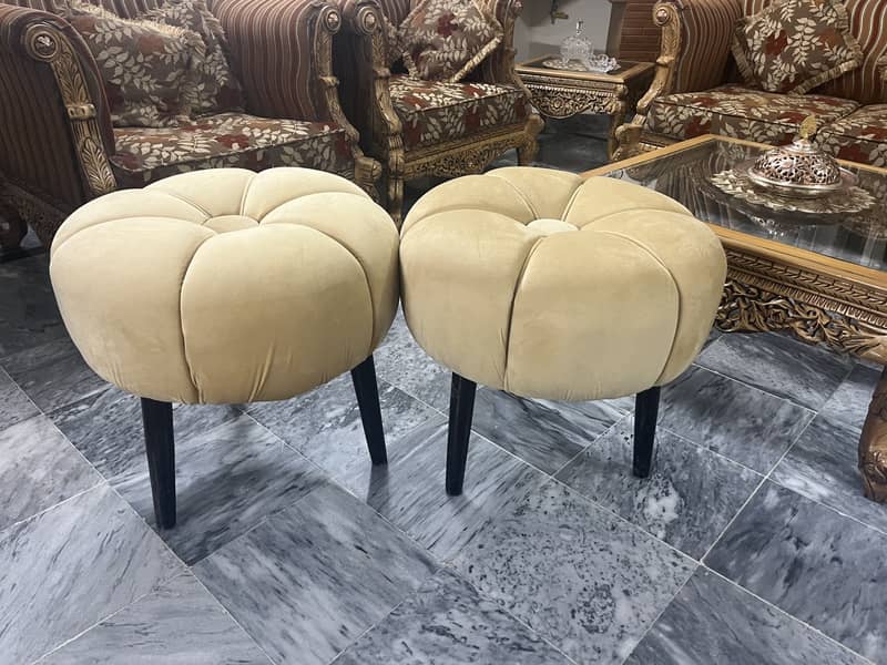 Light golden ottoman set in excellent condition 1