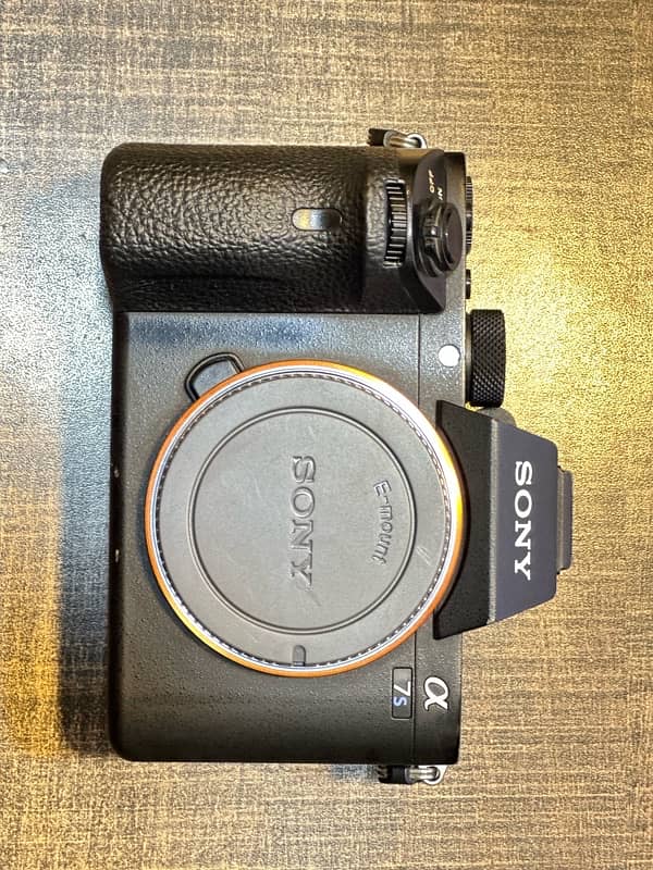 Sony Full frame body A7s2 with Crop lens 16 mm 1