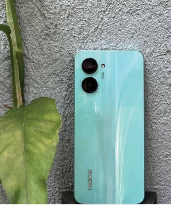 realme c33   (4+4.128) 1