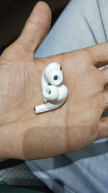 ear buds 1