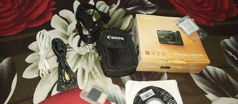 digital camera canon A2200 2