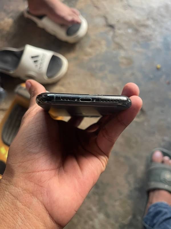 iPhone 11 Pro 64Gb NONPTA 3