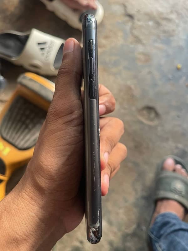 iPhone 11 Pro 64Gb NONPTA 5