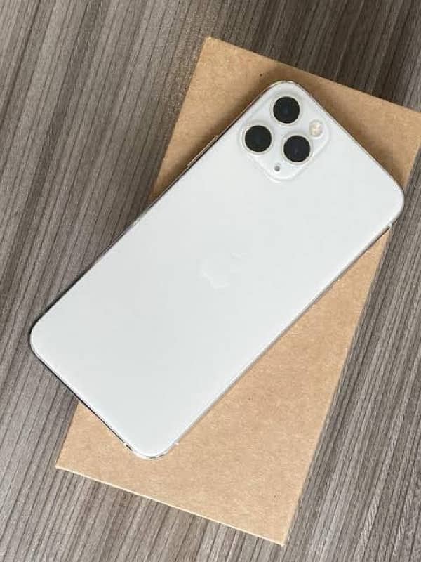 Iphone 11 Pro  White Color Jv 10/10 Water Pack Set 0