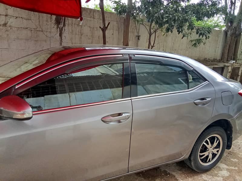 Toyota Corolla GLI 2016 New version urgent sale 2