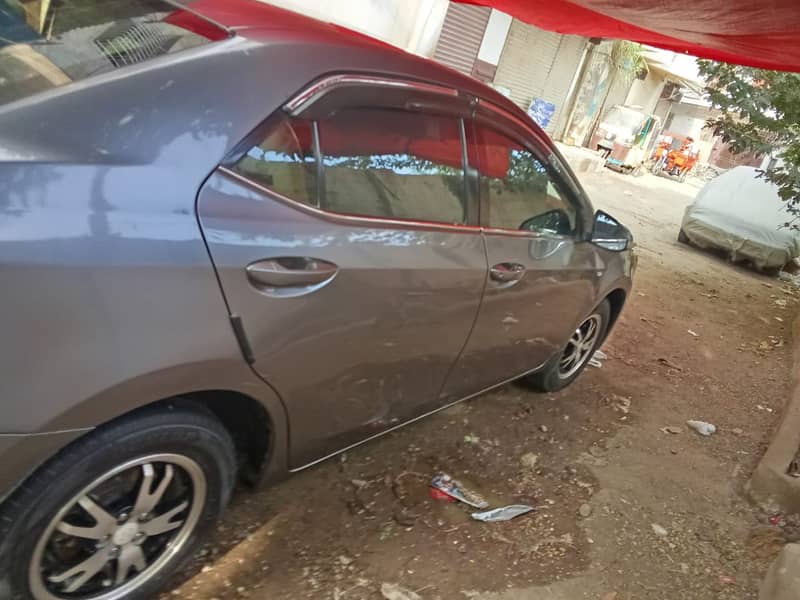 Toyota Corolla GLI 2016 New version urgent sale 3