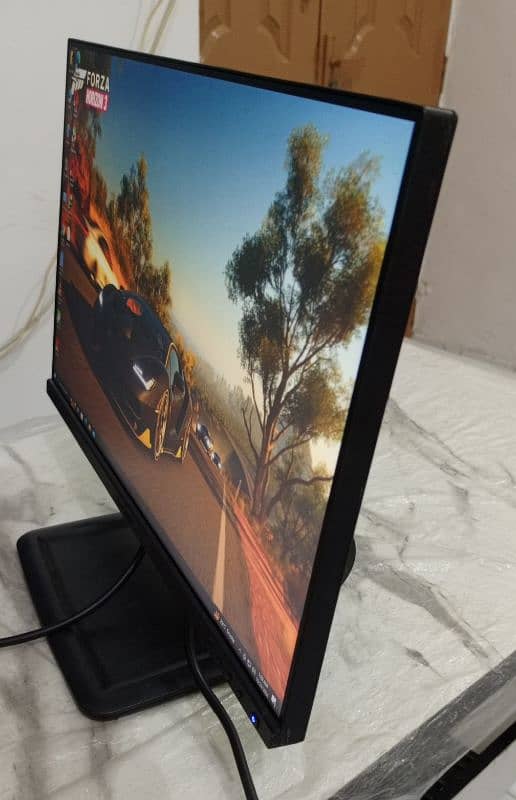 ViewSonic 24inch borderless C-type/HDMI/Speakers LED Monitor 5