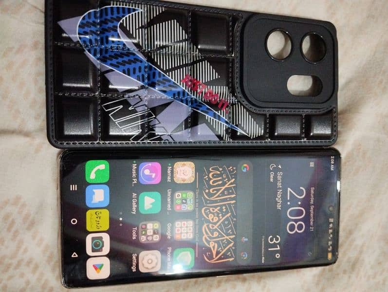 urgent sale infinix zero 30 full box warranty front glass break 9