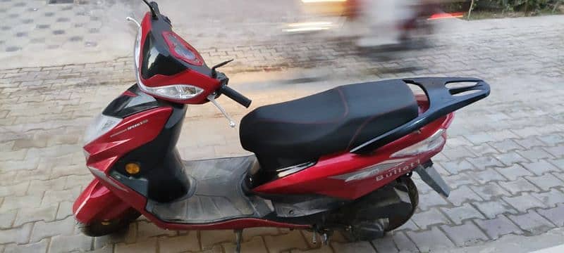 Automatic scooty for Girls 100CC 5