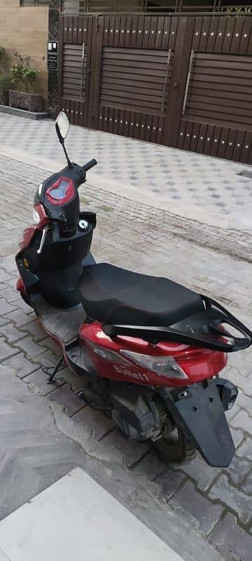 Automatic scooty for Girls 100CC 6