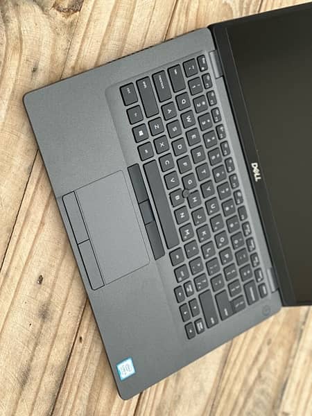 Dell Latitude 5400  16/256 3