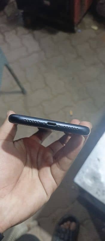 iPhone Xr 64GB Non PTA 3