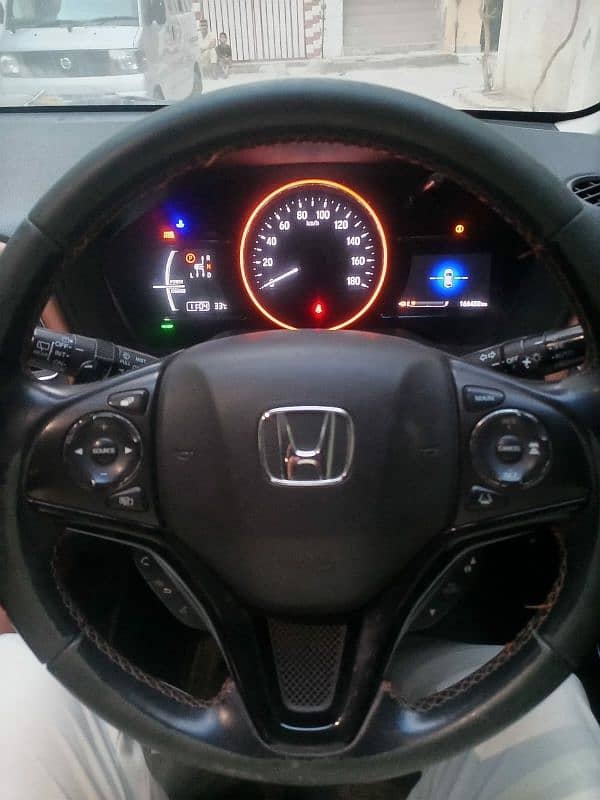 Honda Vezel 2016 3