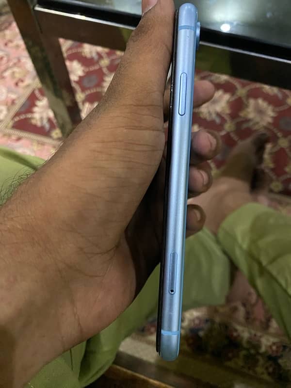 IPHONE XR NON PTA 4