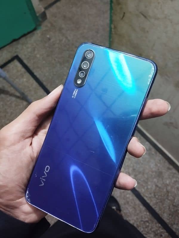 VIVO S1 8