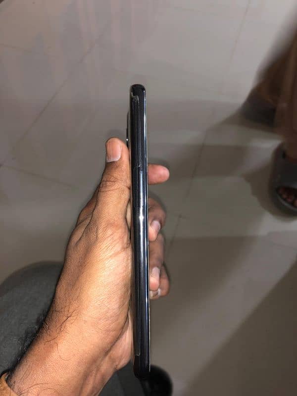 One plus 10T (8/128) black colour Non pta carrier unlocked. 5