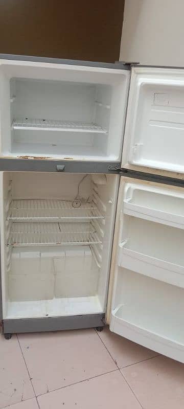 Haier fridge munasib qeemat 4