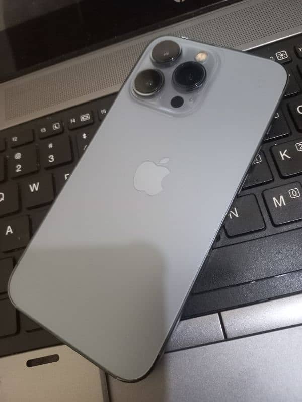 iphone 13 pro [Non PTA] 10 by 10 condition 3