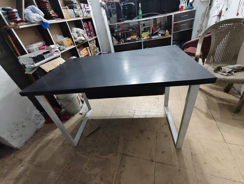 office computer table for urgent sale 1