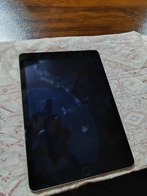 ipad Air 2 16 gb best for youtube and games 1