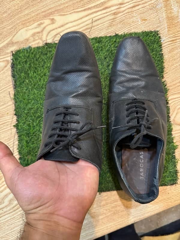 Black Dress Shoes In Excellent Condition 2