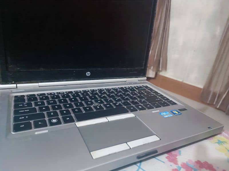 Hp EliteBook 8460p 1