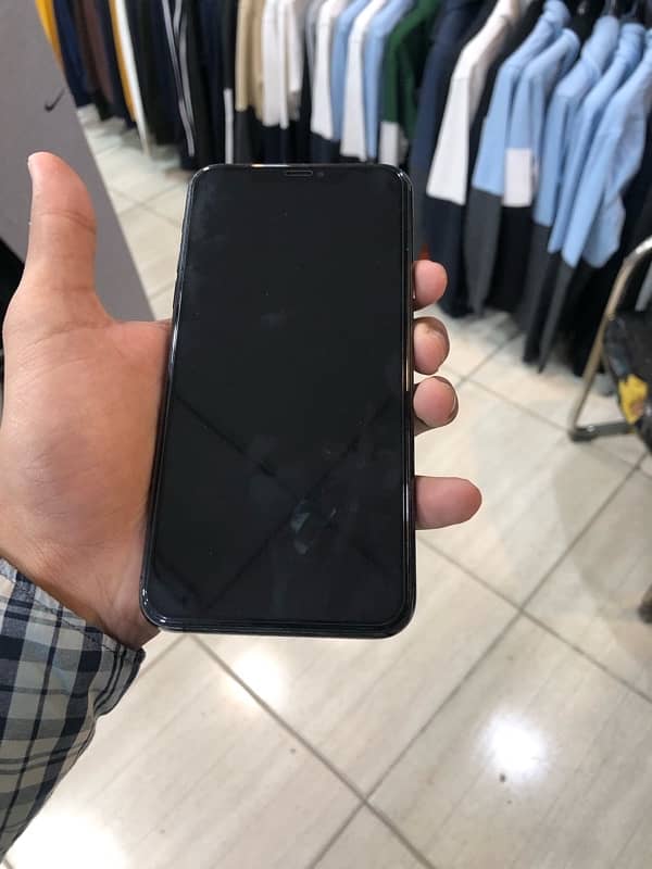 Iphone 11 pro maxx 64gb FU all okay and genuine 1