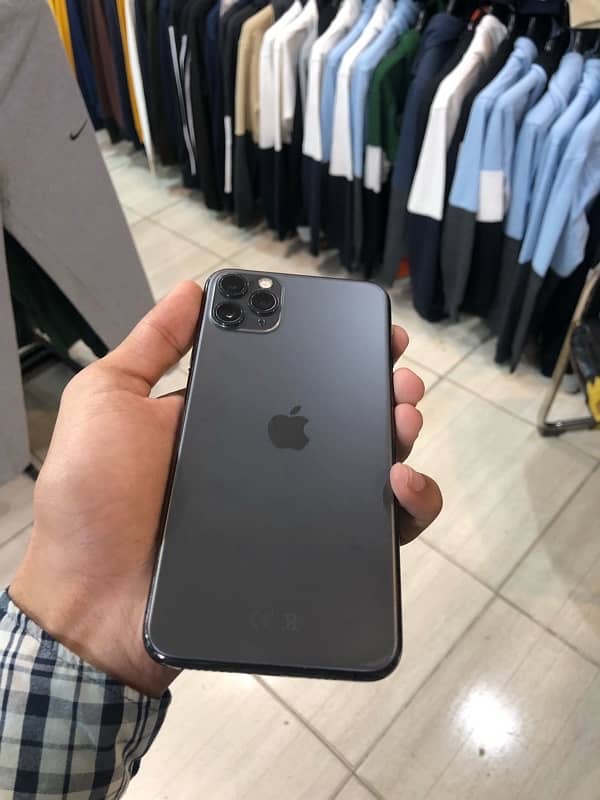 Iphone 11 pro maxx 64gb FU all okay and genuine 2