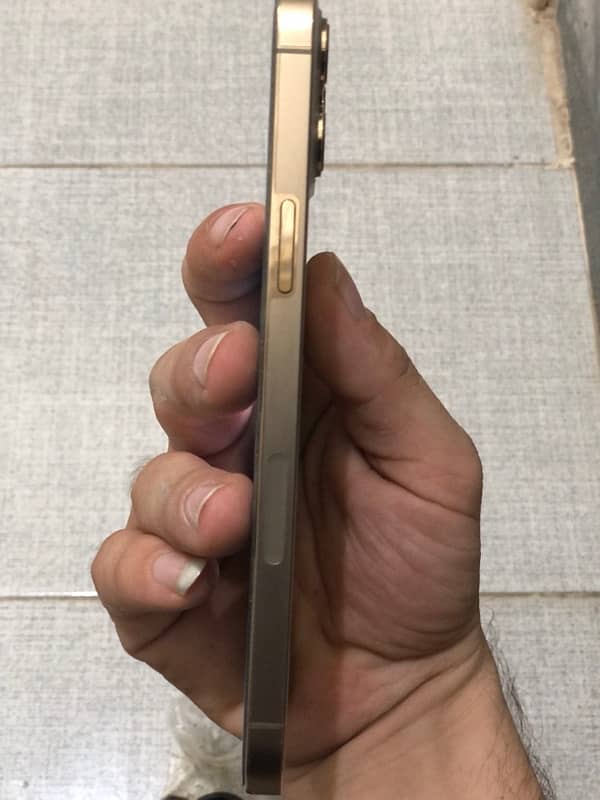 PTA approved iphone 12 pro max 1