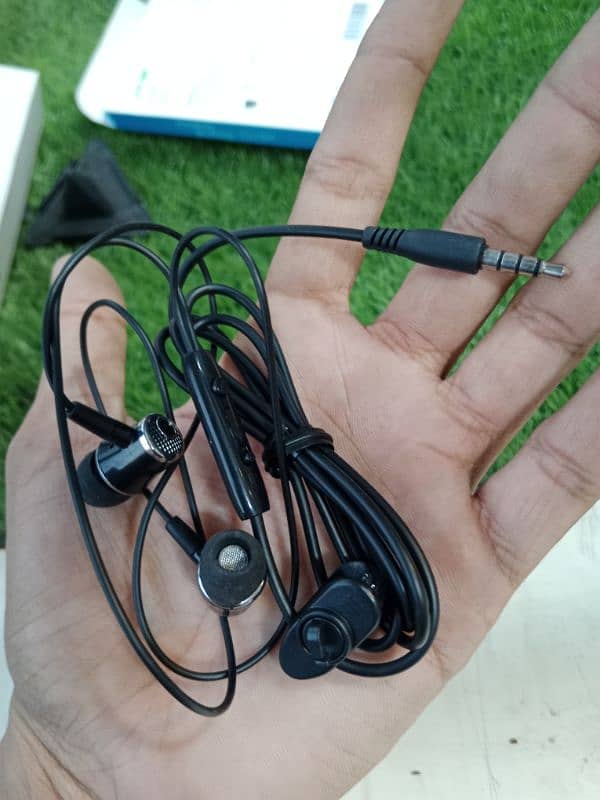 AR earphones  Original AR company 1