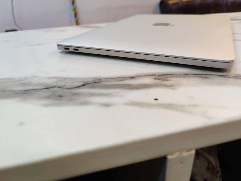 MACBOOK PRO 2016 i7 3