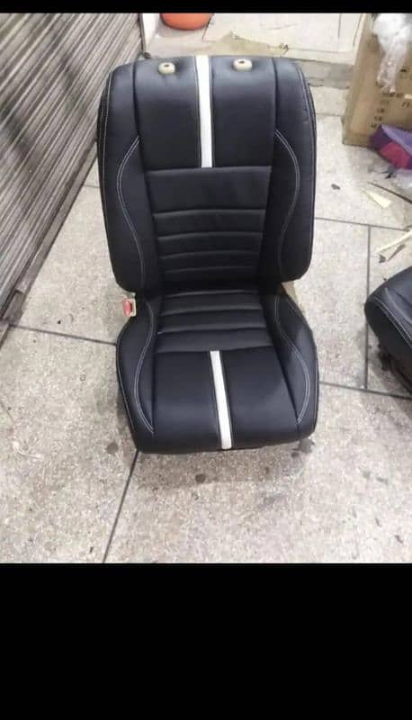 all cars seats poshish available 1