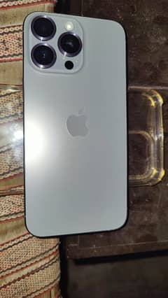 I phone 15 pro max JV nechrl titaniam