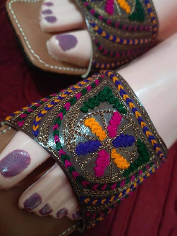 woman handmade Embroidered slides 2