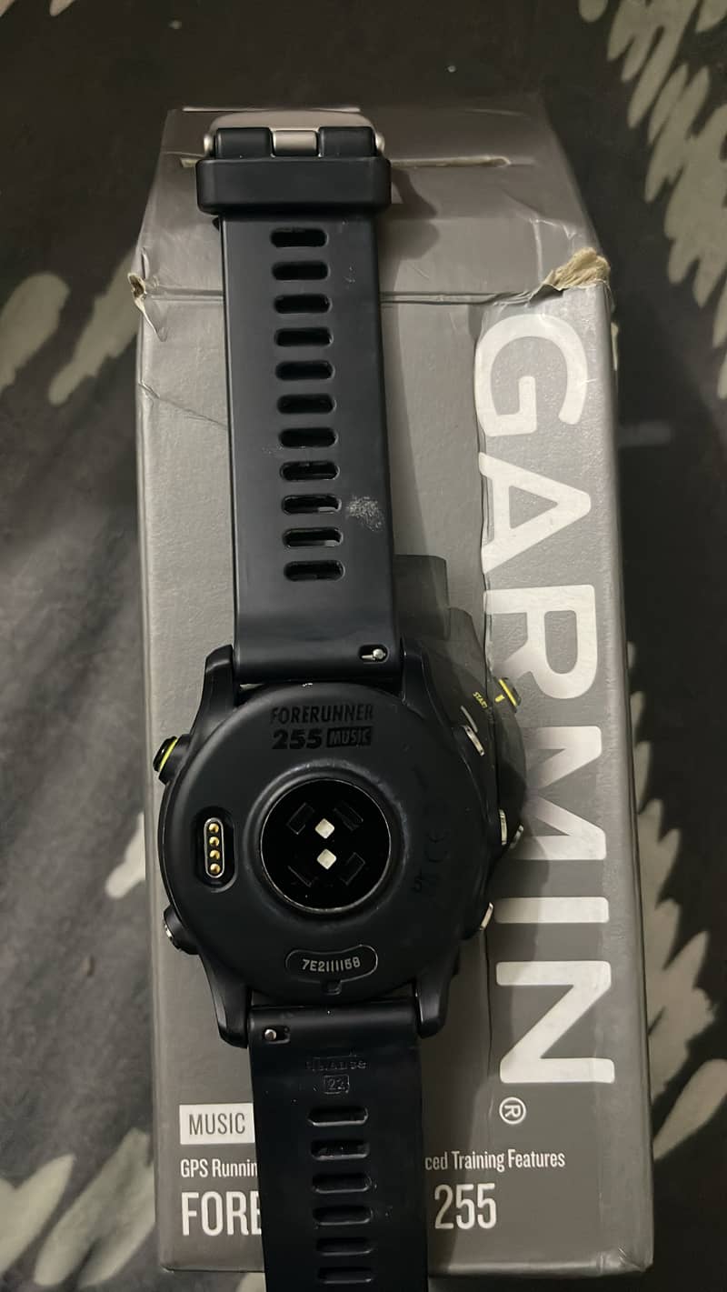 Garmin forerunner 255 Music GPS smartwatch 46mm 1