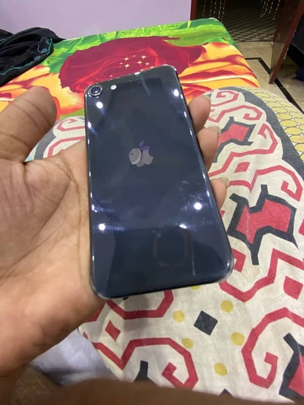 IPHONE SE 2020 5