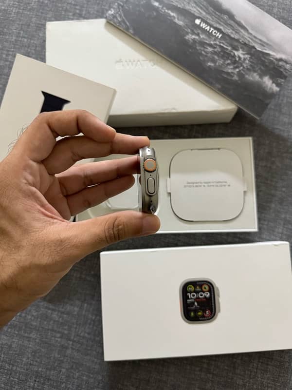 Apple Watch Ultra 2 2024 Complete Box 2