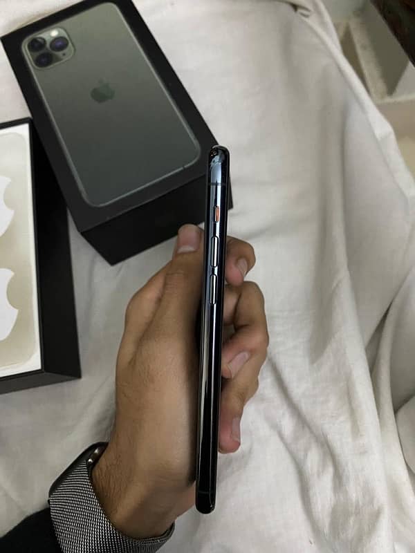 Iphone 11 pro 256gb (Pta Approved) 1