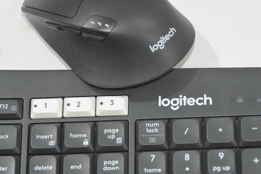 Logitech MK850 Multi-Device Wireless Keyboard & Mouse Combo 3