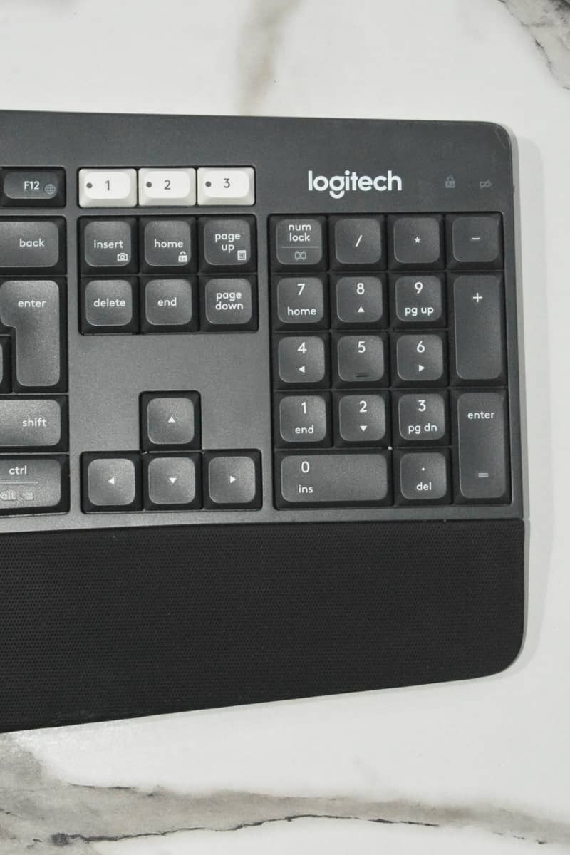 Logitech MK850 Multi-Device Wireless Keyboard & Mouse Combo 11