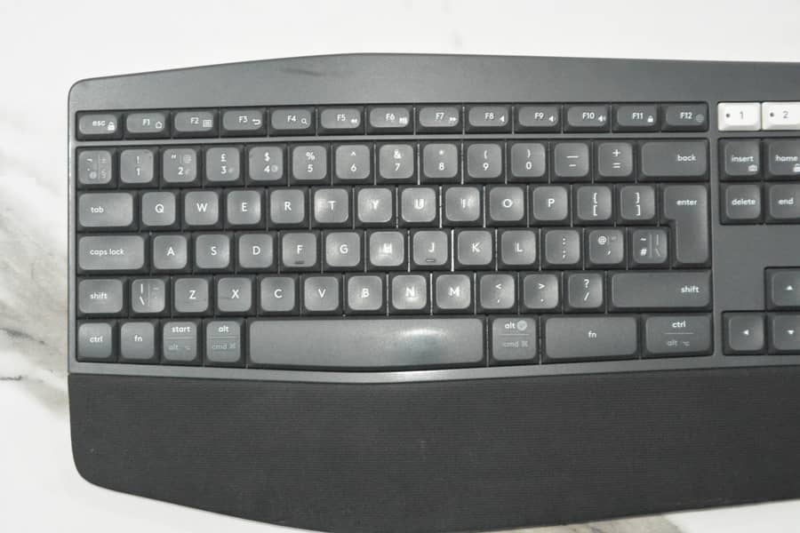 Logitech MK850 Multi-Device Wireless Keyboard & Mouse Combo 12