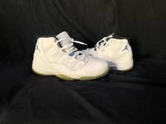 Nike Jordans 11 Retro High legend white