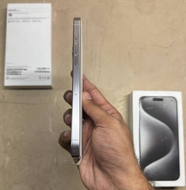 iPhone 15 Pro Max 256gb Factory Unlock 2