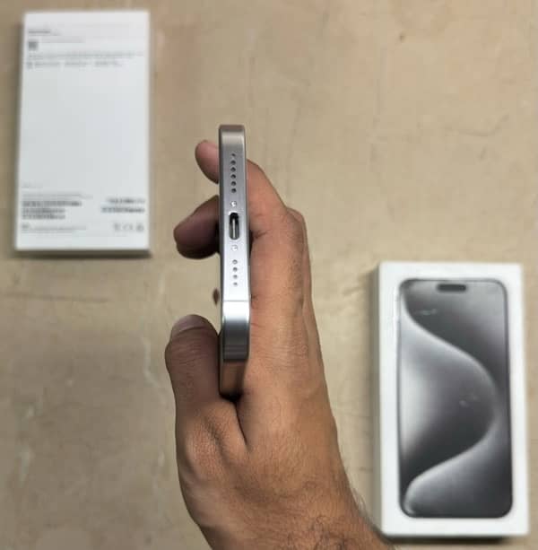 iPhone 15 Pro Max 256gb Factory Unlock 4