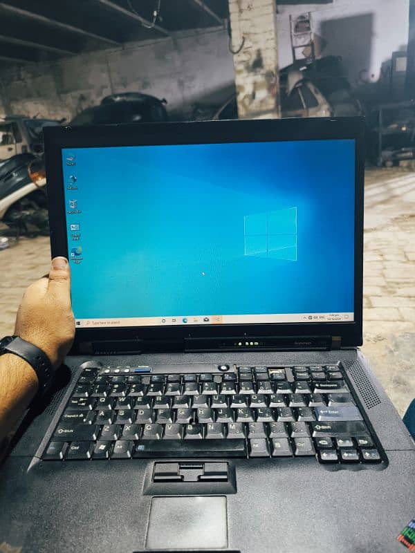 Lenovo Laptop 2gb ram All okay exchange possible with mobile urgent 0