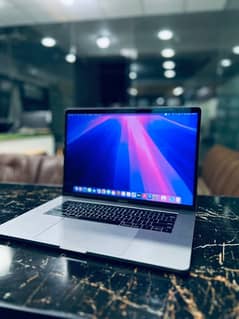 (2018) CORE I7 (16gb/512gb SSD) (4gb GRAPHICS CARD) MACBOOK PRO 15.4’’